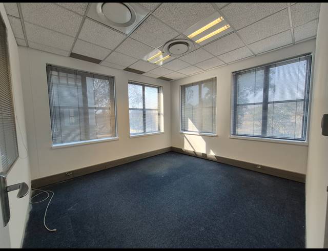 1,277M² OFFICE TO LET IN SANDTON CENTRAL